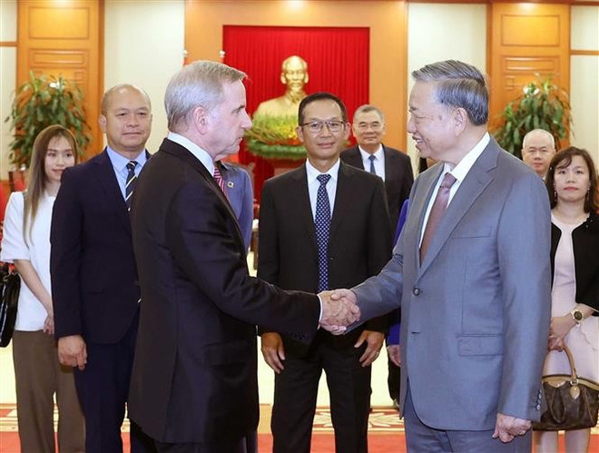 Qualcomm urged to enhance cooperation with Vietnamese enterprises